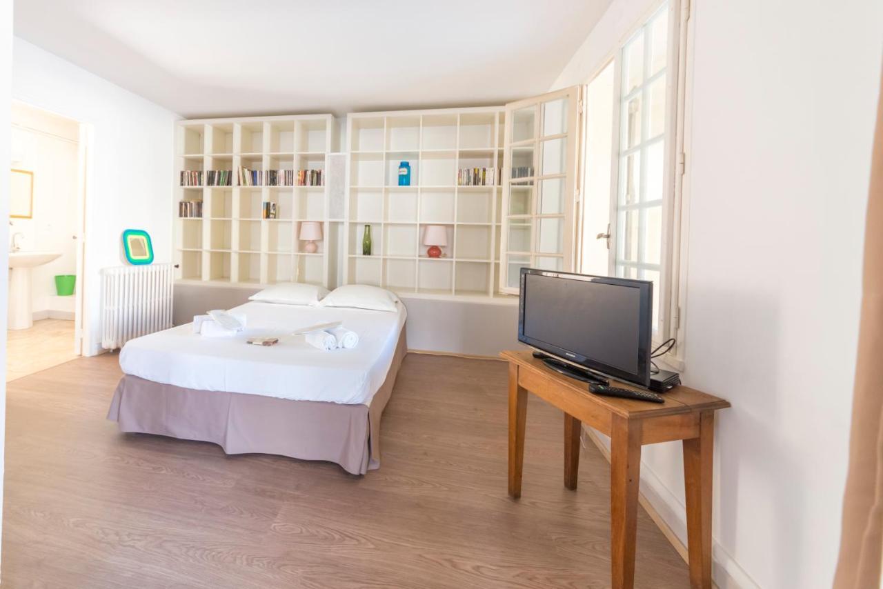 Appartement De Charme - Vue Sur Remparts - Wifi Gratuit - Parking Payant A Proximite Avignon Ngoại thất bức ảnh